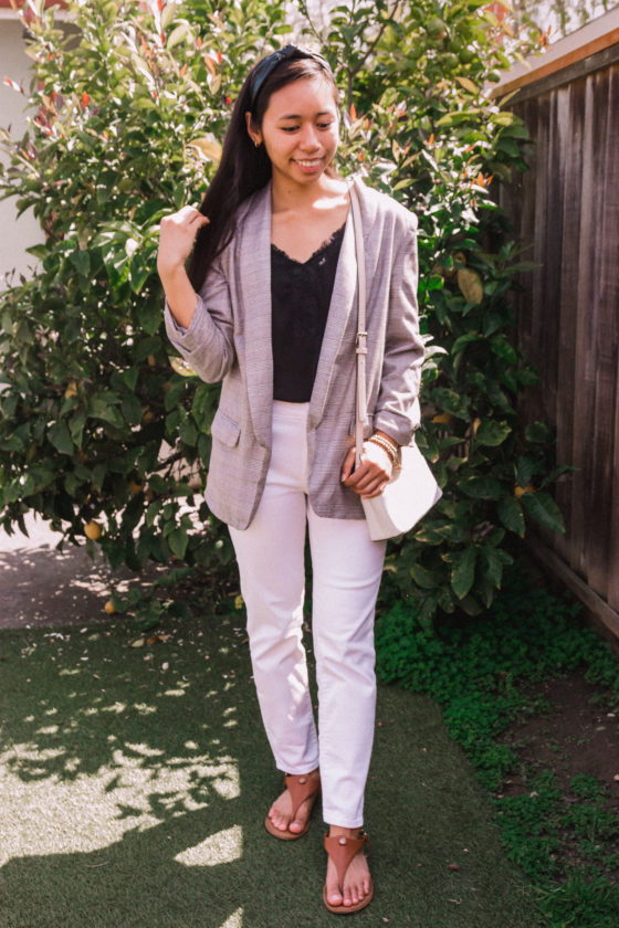 Are you wondering how to wear white jeans this spring and summer? Read this post for 6 casual white jean looks that you can wear to work, school, and on dates!